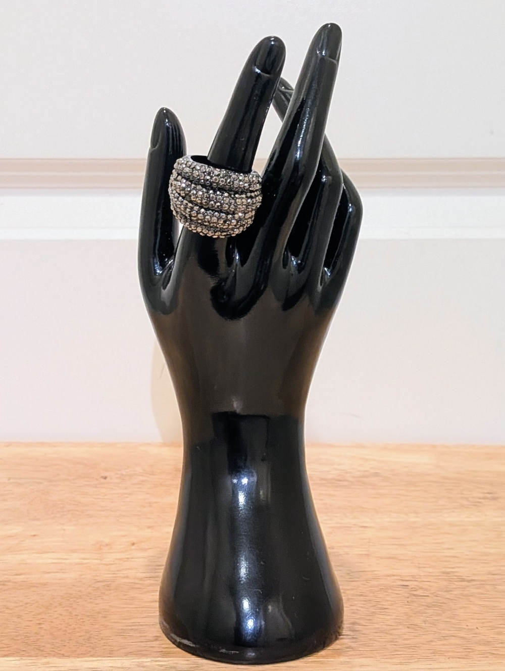 EUC 9 Gunmetal Costume Cocktail Ring with Black Stones